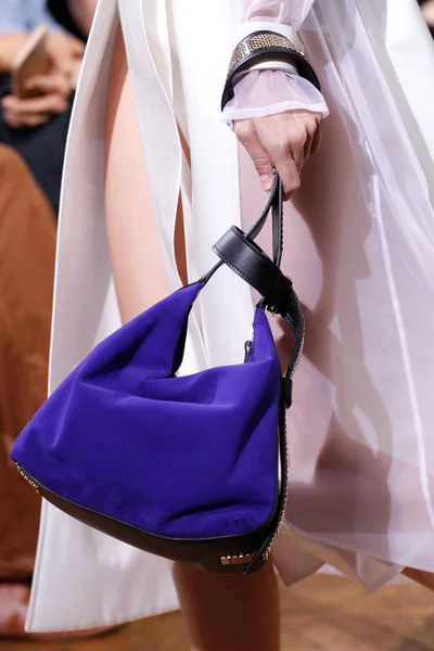 Look 61